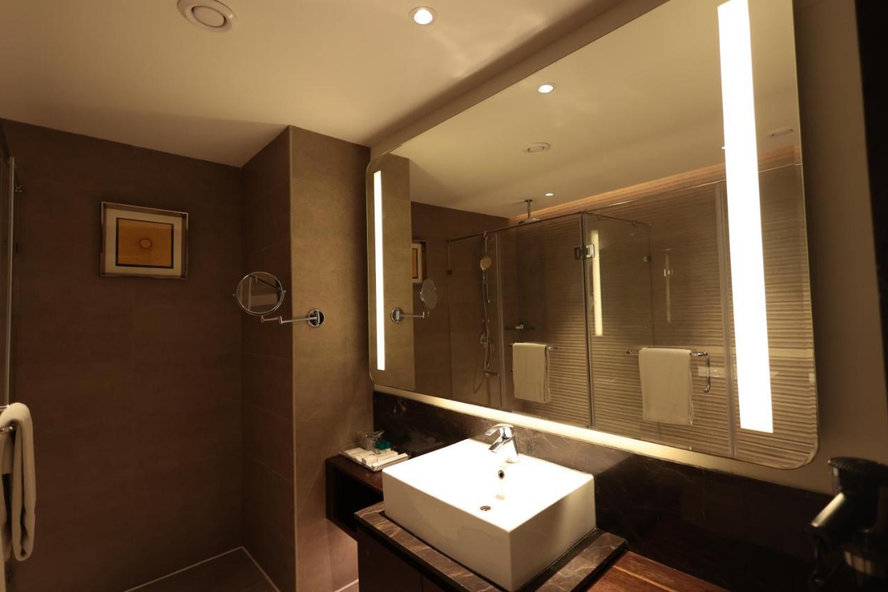 Cenneys Gateway 4*