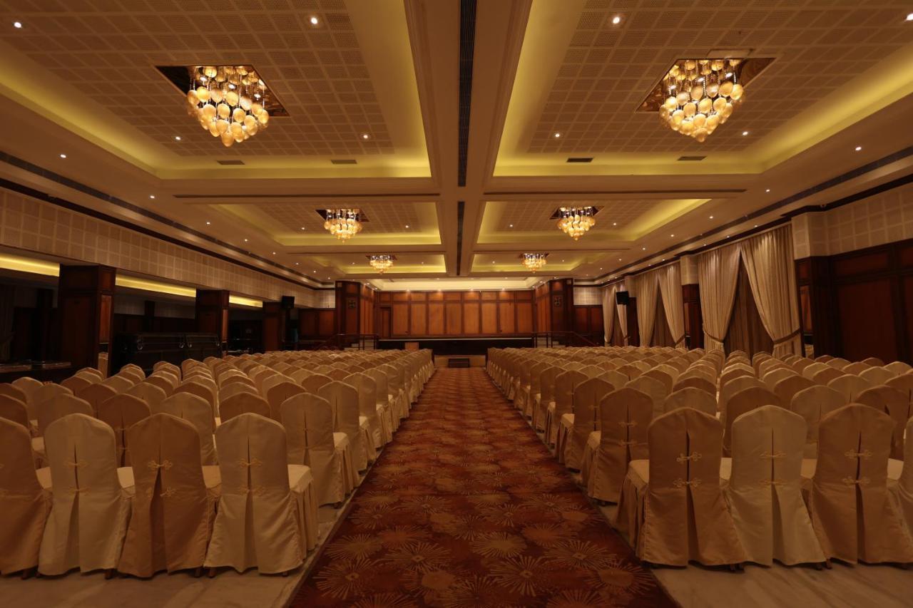 Cenneys Gateway Hotel 4*