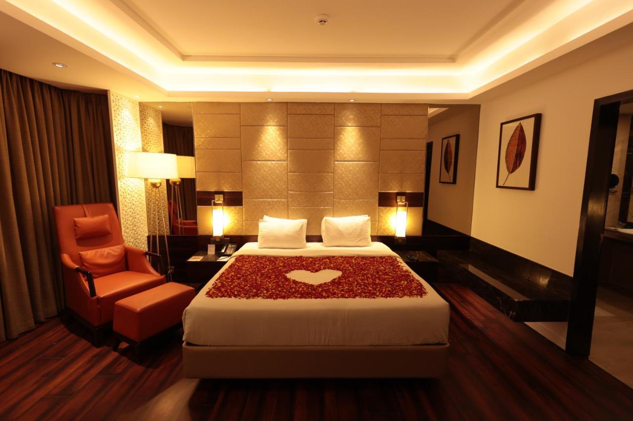 Cenneys Gateway Hotel 4*