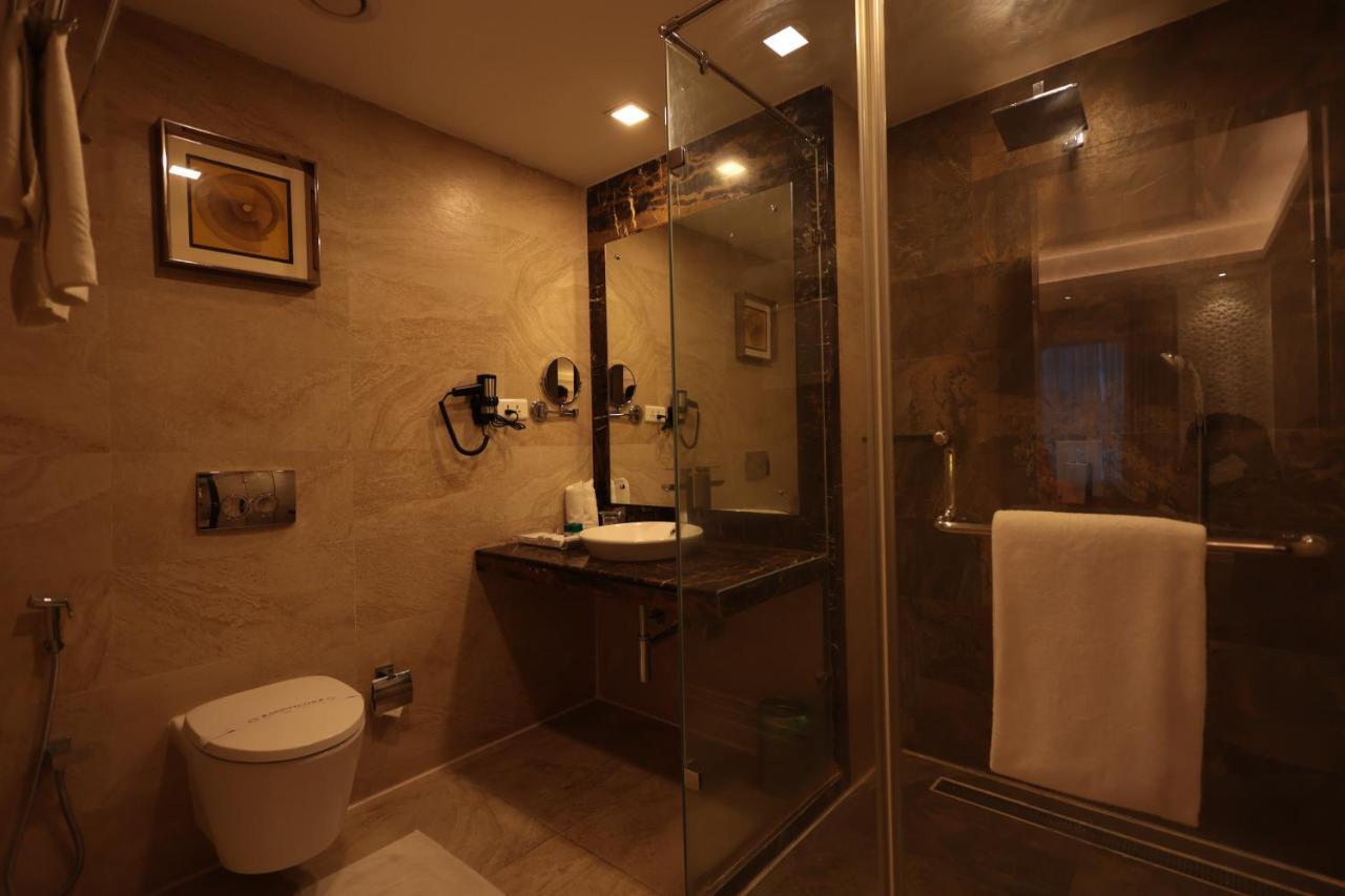 Cenneys Gateway Hotel