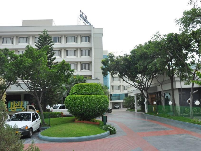 Cenneys Gateway Hotel 4*