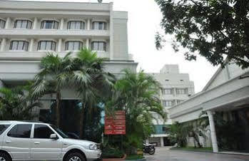 Cenneys Gateway Hotel